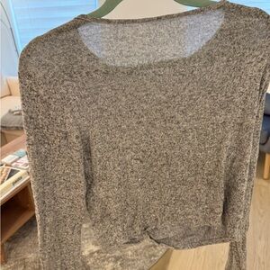 Knotted gray thin long sleeve